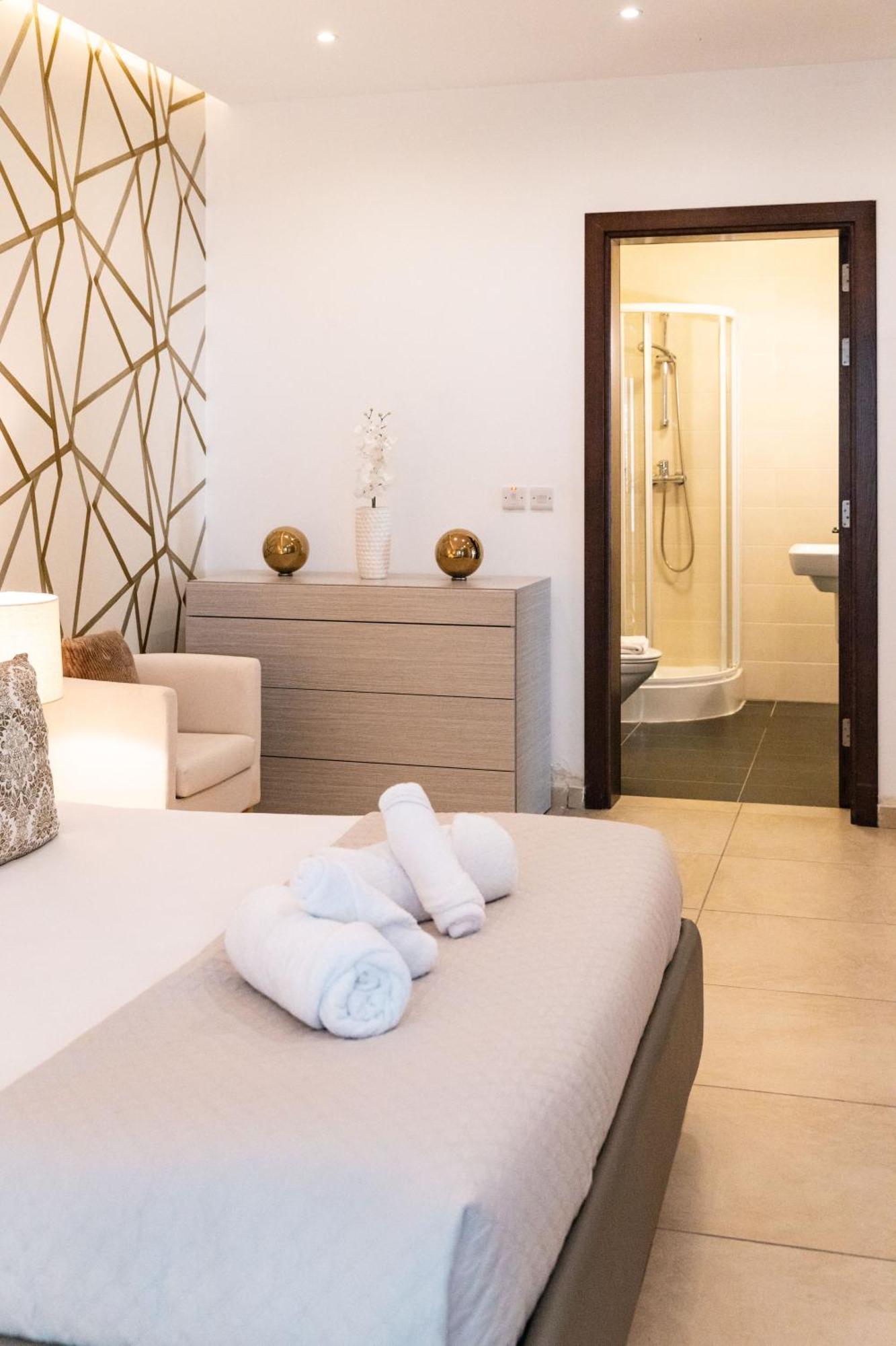 Luxury Seafront 3Br With Pool By Arcobnb Sliema Zewnętrze zdjęcie