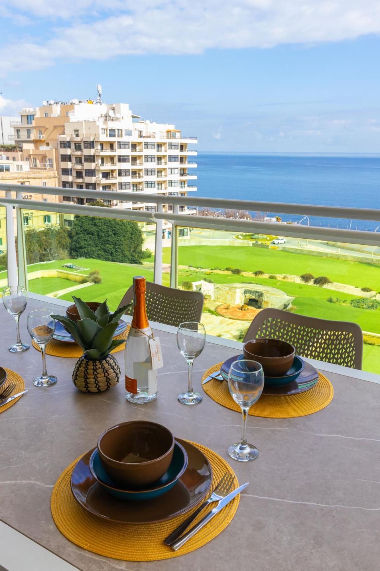 Apartament Luxury Seafront 3Br With Pool By Arcobnb Sliema Zewnętrze zdjęcie